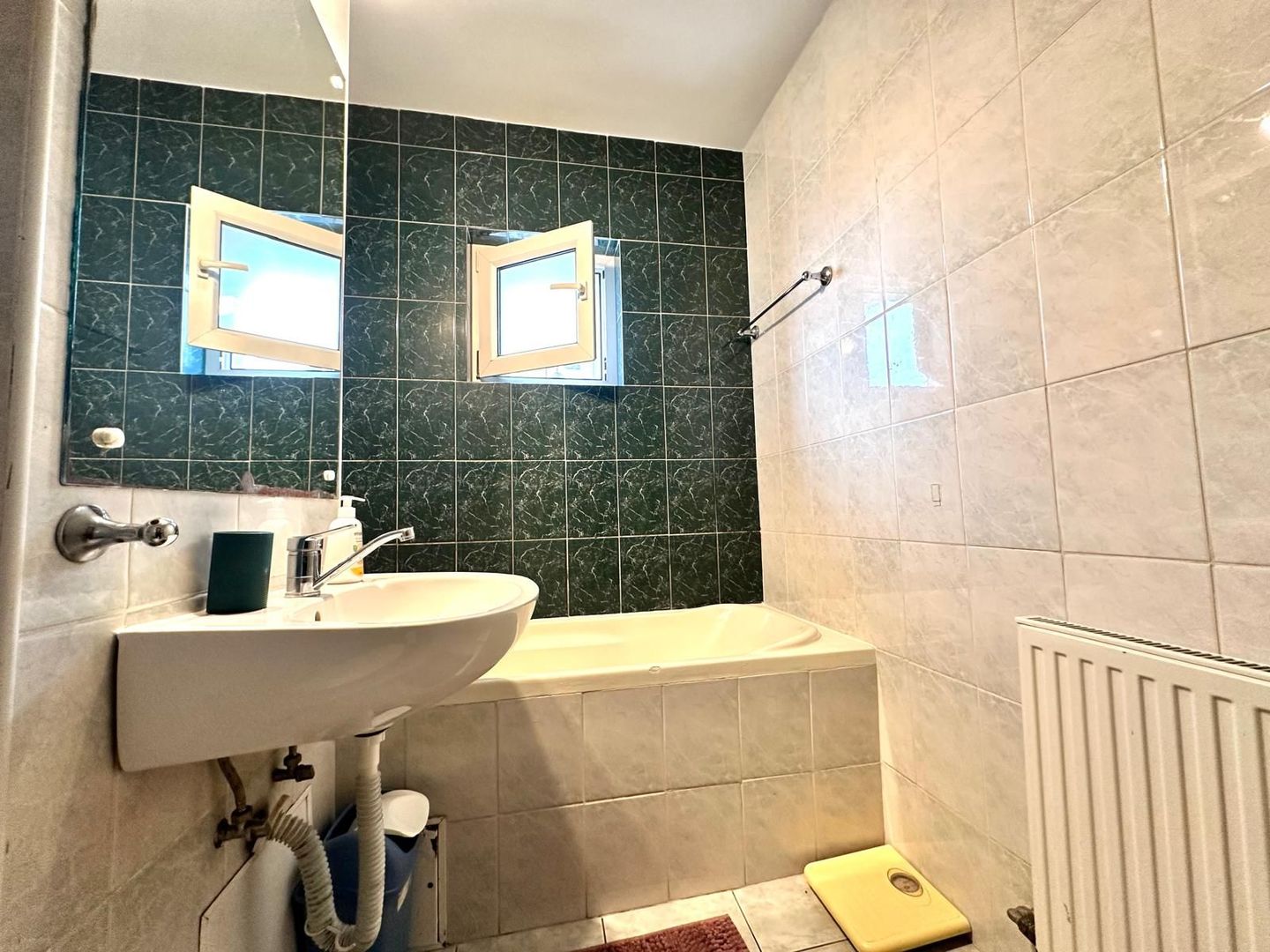 Apartament spatios 4 camere + parcare, pretabil ptr ERASMUS - Poză 14