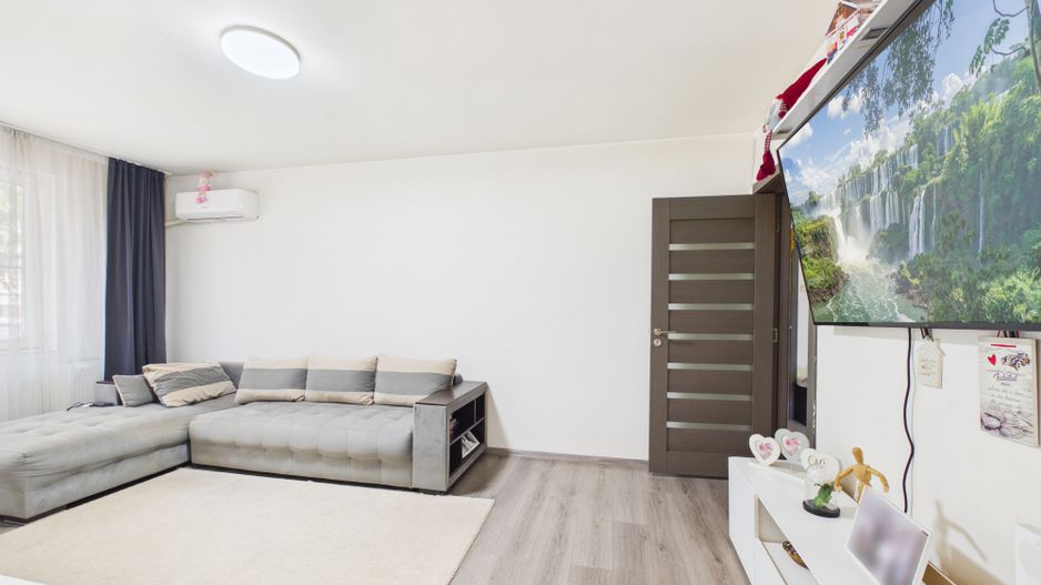 Apartament 4 camere decomandat | Parter | Metrou la 7 minute | - Poză 1