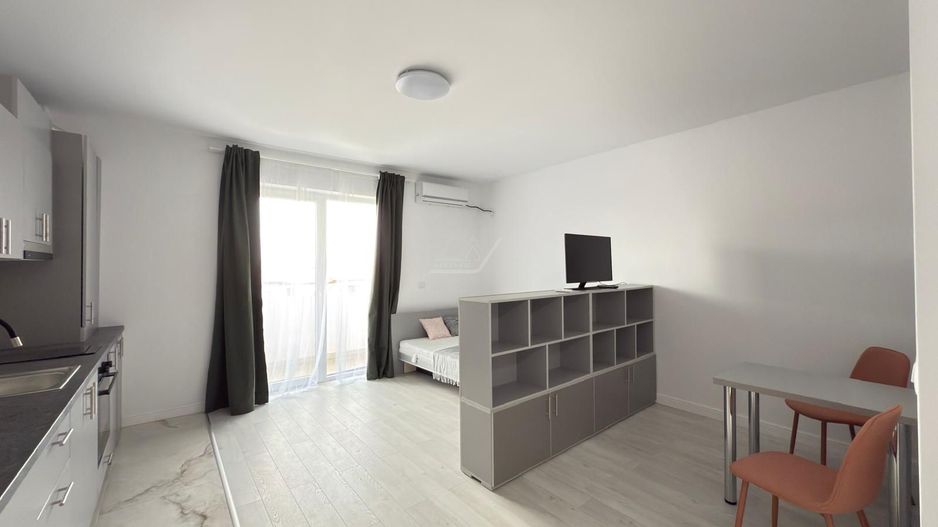 Apartament tip studio. Loc de depozitare in pod. Asfalt. - Poză 3