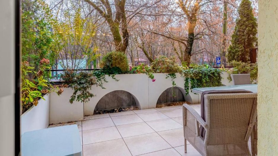 Prima linie | 5 camere | Vis-a-vis Herastrau | Pretabil rezidential & ambasada - Poză 1