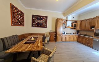 Vila deosebitǎ în zona centrala - Poză 9