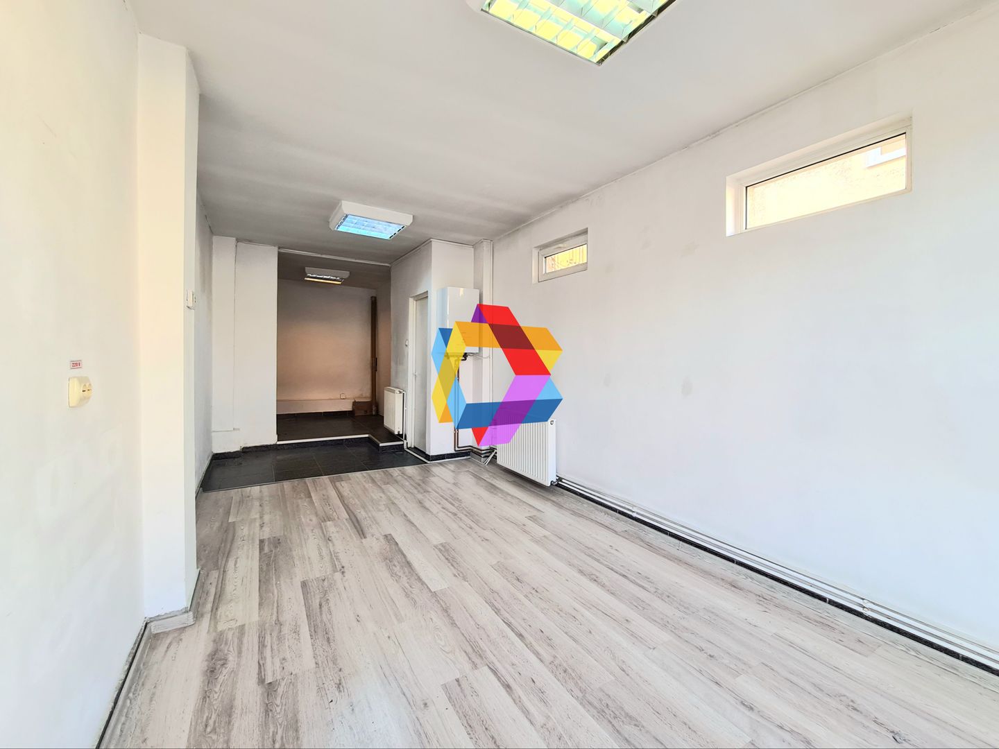 Spatiu birouri de închiriat Brasov - 27 mp # spatii-comerciale-brasov.ro - Poză 1