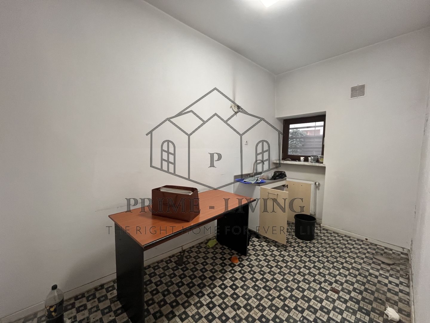 VILA INTERBELICĂ LA INCHIRIERE IN ZONA 1 MAI - Poză 3