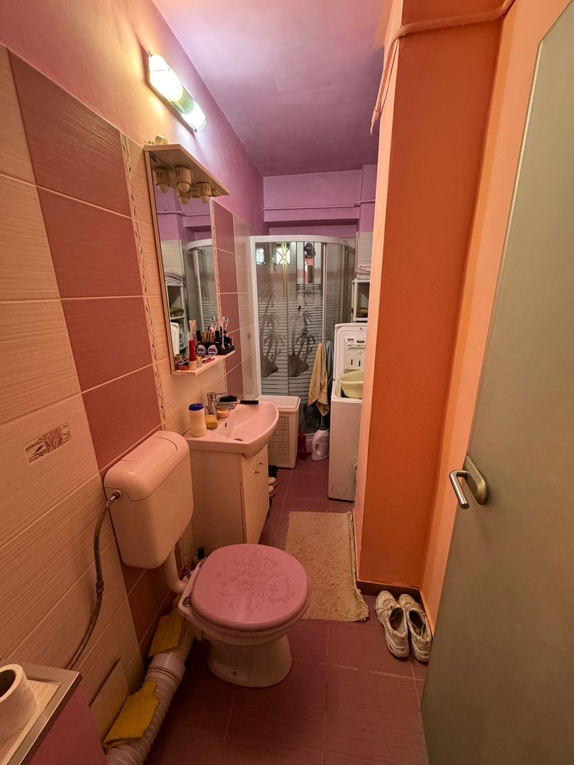 Decomandat si spatios - Poză 14