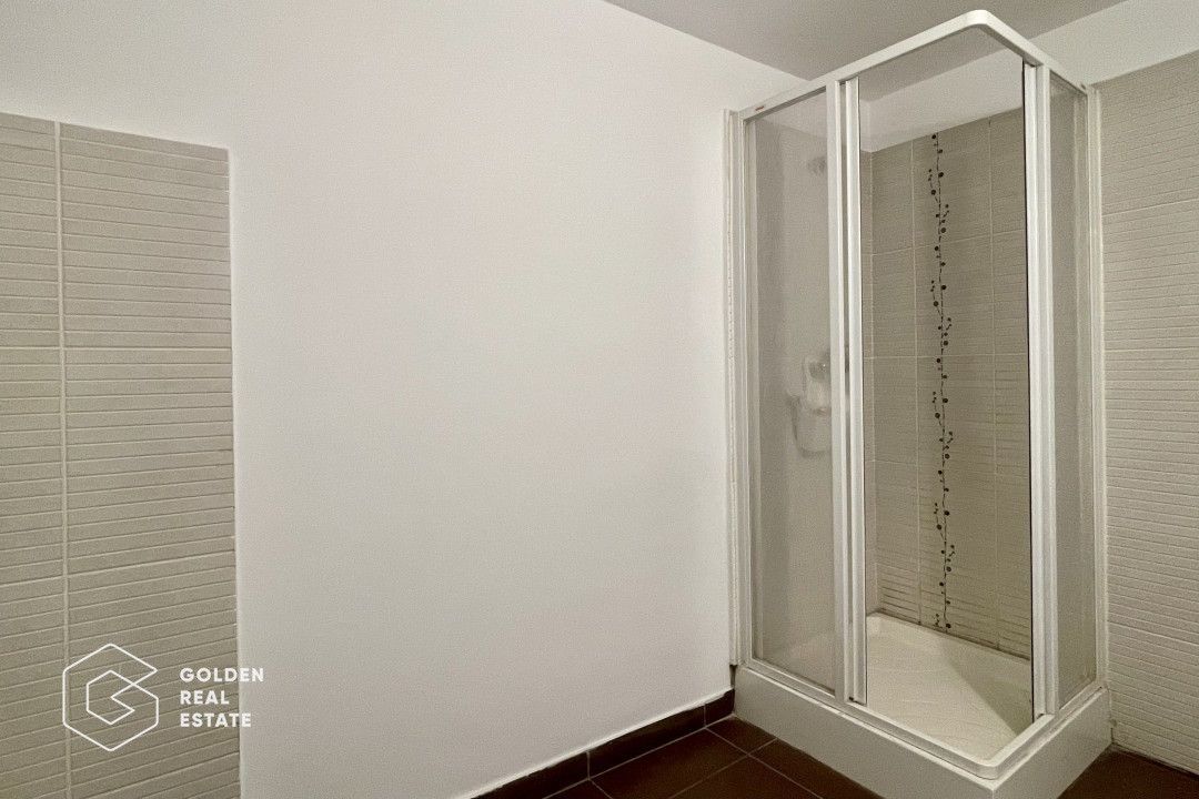 Apartament cu 5 camere și demisol mare, 2 bai, intrare separată - Poză 21