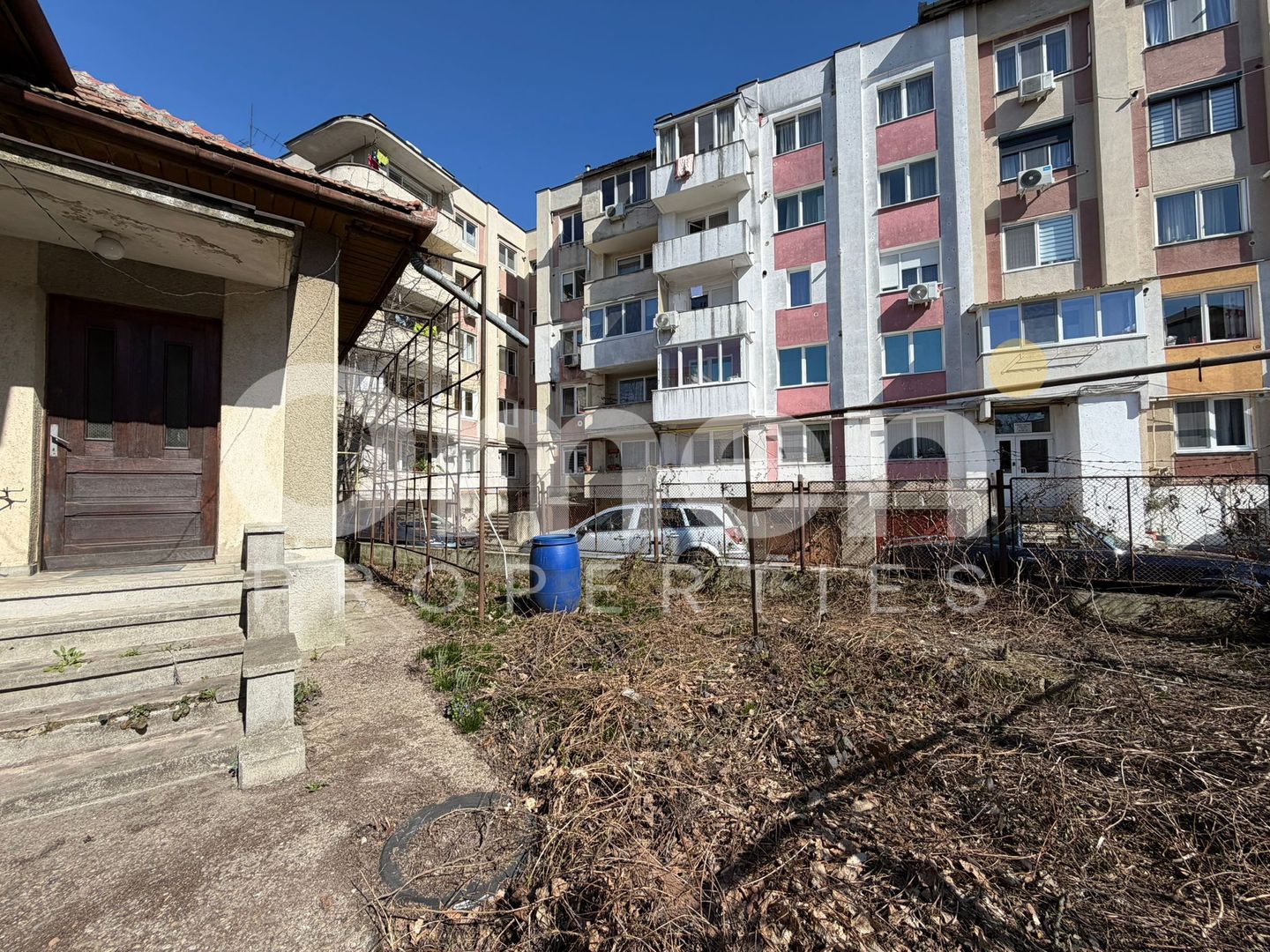 Casa de vanzare cu 446 mp teren si garaj, situata in zona centrala - Poză 13