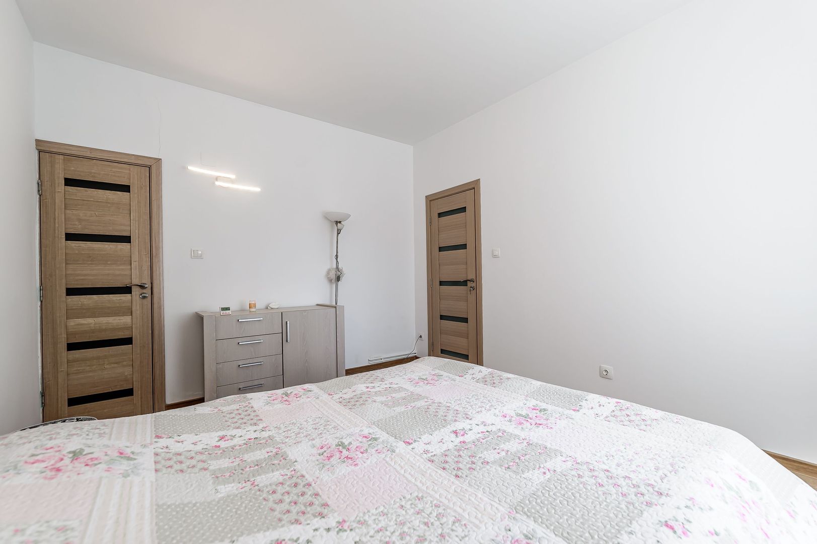 REZERVAT!Apartament 2 camere spatios la casa individuala zona centrala - Poză 5