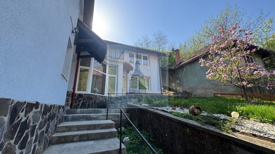 Vilă deosebită cu 6 camere în zona Şchei, Braşov - Poză 4