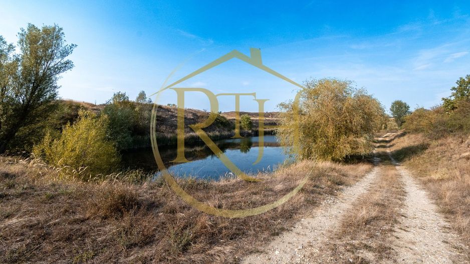 Investiție unică, 10 ha teren cu luciu de apă, ideal pentru turism și agrement! - Poză 10