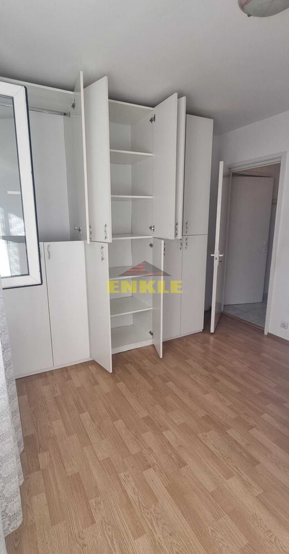 De vanzare apartament cu 3 camere, zona Unirii - Poză 3