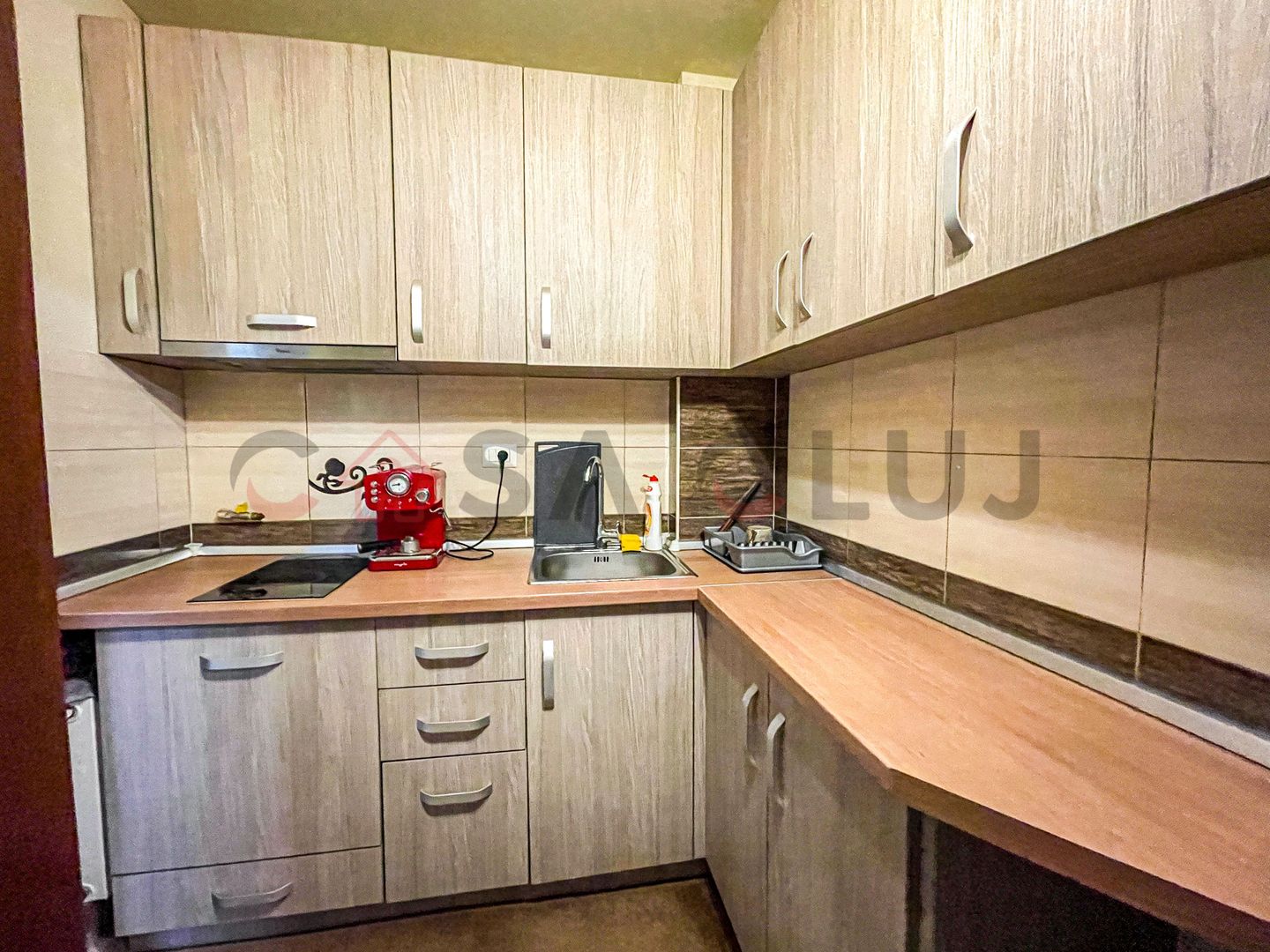 INVESTITIE - garsoniera complet mobilata, renovata recent - Poză 3