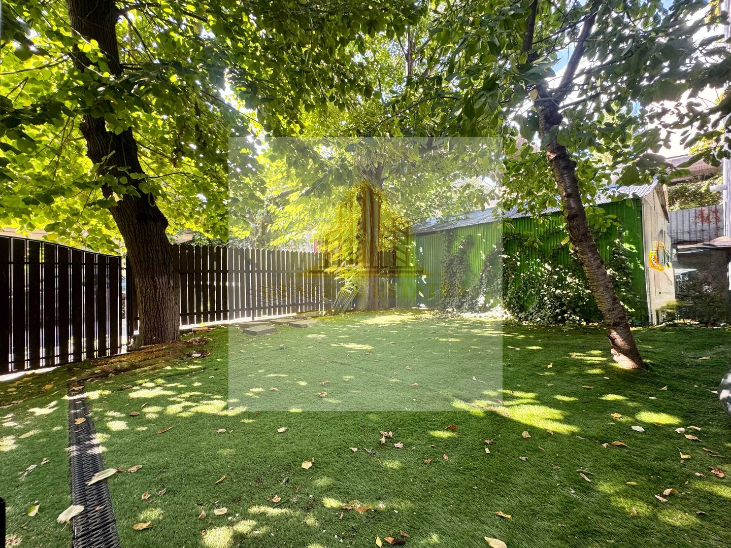 Spre Vânzare Proprietate remarcabilă cu 6 camere în inima Iașului ! - Poză 16