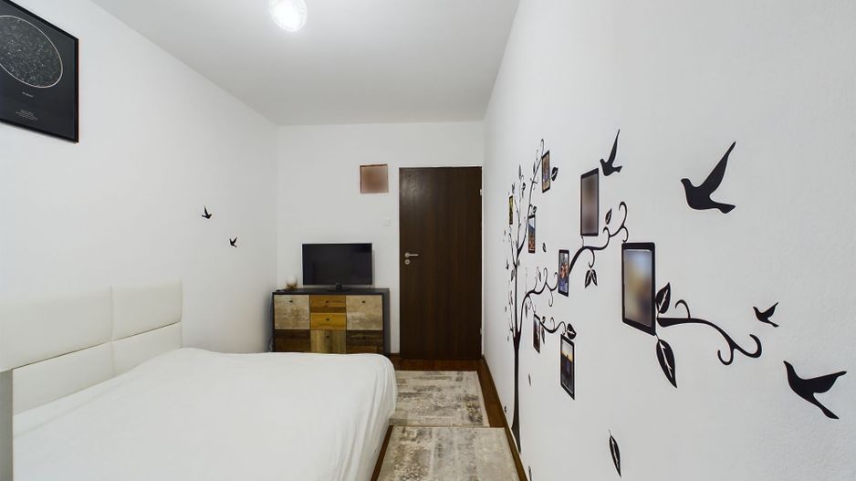 Apartament cu 4 camere în zona Şagului - Poză 3