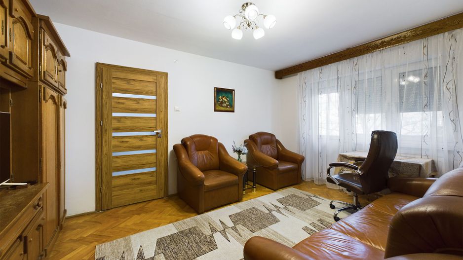 Apartament central cu 3 camere - Poză 2