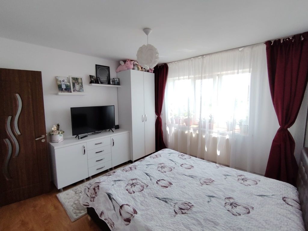 Apartament 2 camere de vânzare - Craiovița noua - Poză 1