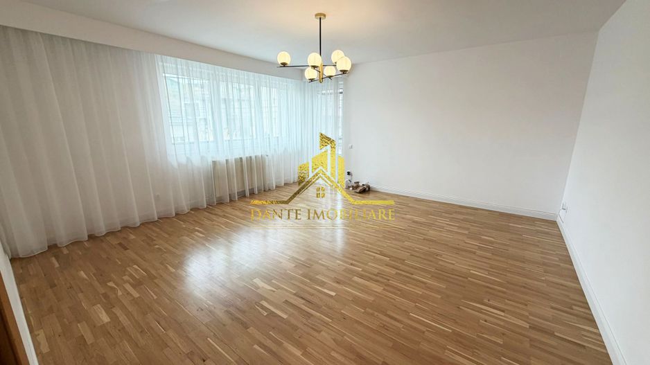 Casa, 6 camere, ultrafinisata, lux, curte, garaj, Andrei Muresanu - Poză 10