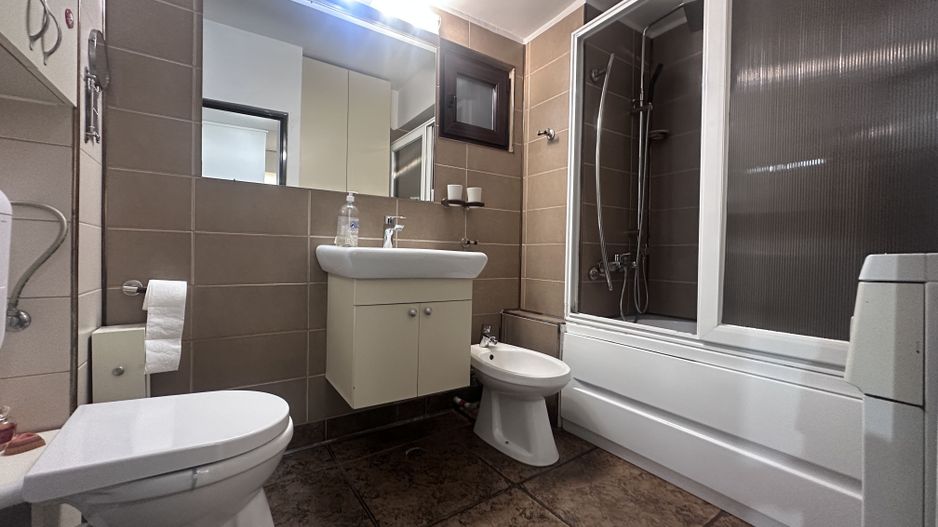 DE ÎNCHIRIAT! Apartament în inima Municipiului Târgoviște! - Poză 12