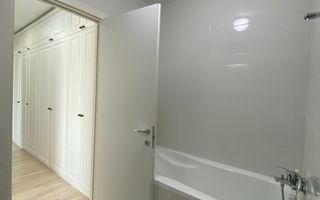 Apartament 3 camere, 2 bai premium mobilat lux , cu parcare inclusă - Poză 18