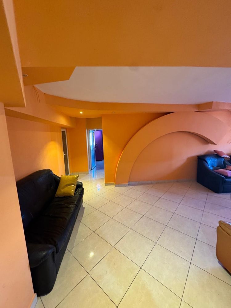 Inchiriez apartament nemobilat 4 camere Pantelimon - Poză 1