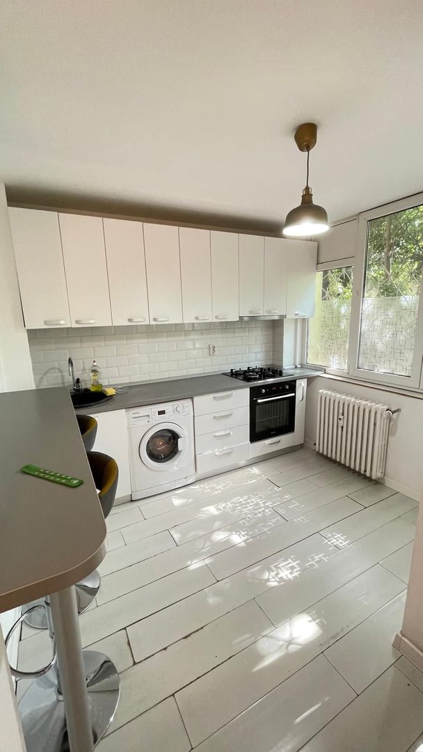 APARTAMENT  SPATIOS  ZONA  KISELEFF - Poză 2