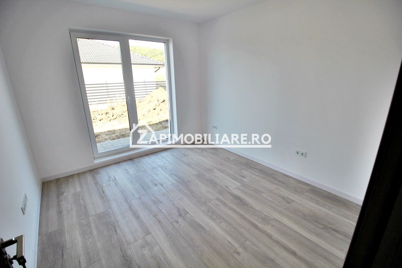 Casa 4 camere la cheie,130 mp,500 mp teren,cartier Unirii - Poză 5