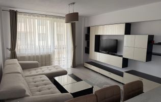 Apartament 3 camere de închiriat – zona Centru
