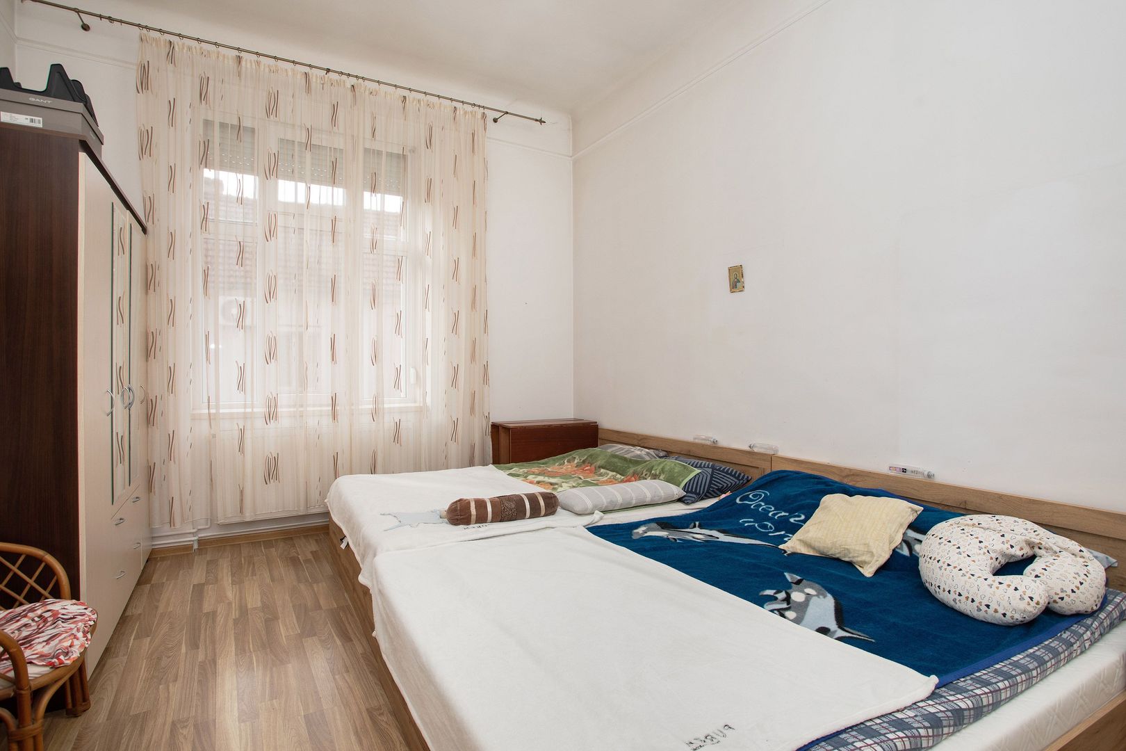 Vilă, singur în curte, central, Oradea 128 mp. 800  E/lună. Comision 0 - Poză 12