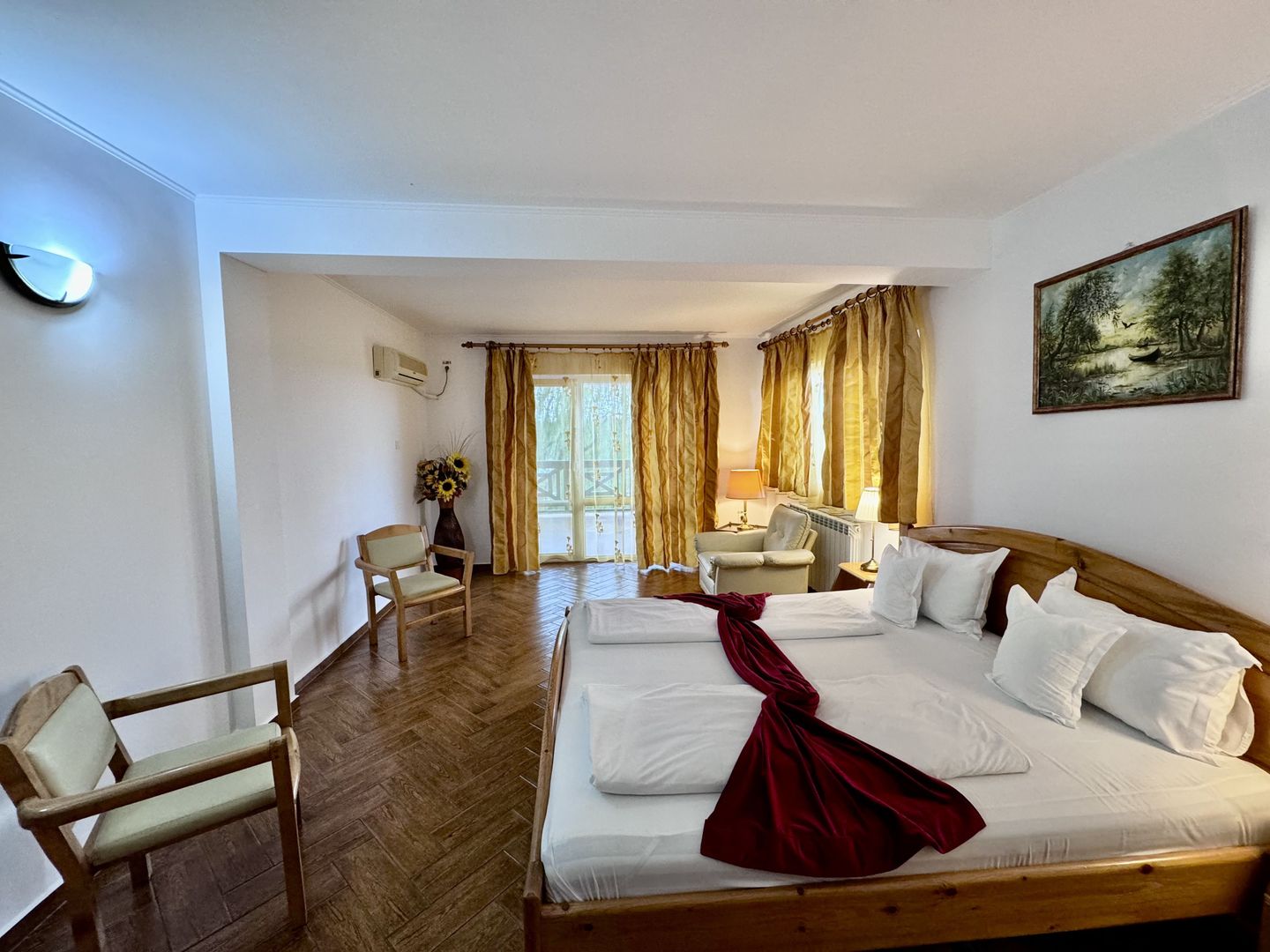 Hotel 20 camere Delta Dunarii 50 m deschidere teren 6000 mp acces auto - Poză 19
