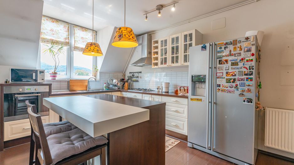 Apartament 5 camere dispus pe doua nivele in zona Brasovul Vechi - Poză 6