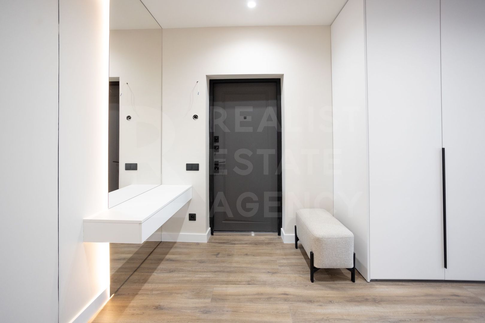 Vânzare, apartament, 2 odăi + living, str. Tricolorului, Centru - Poză 12