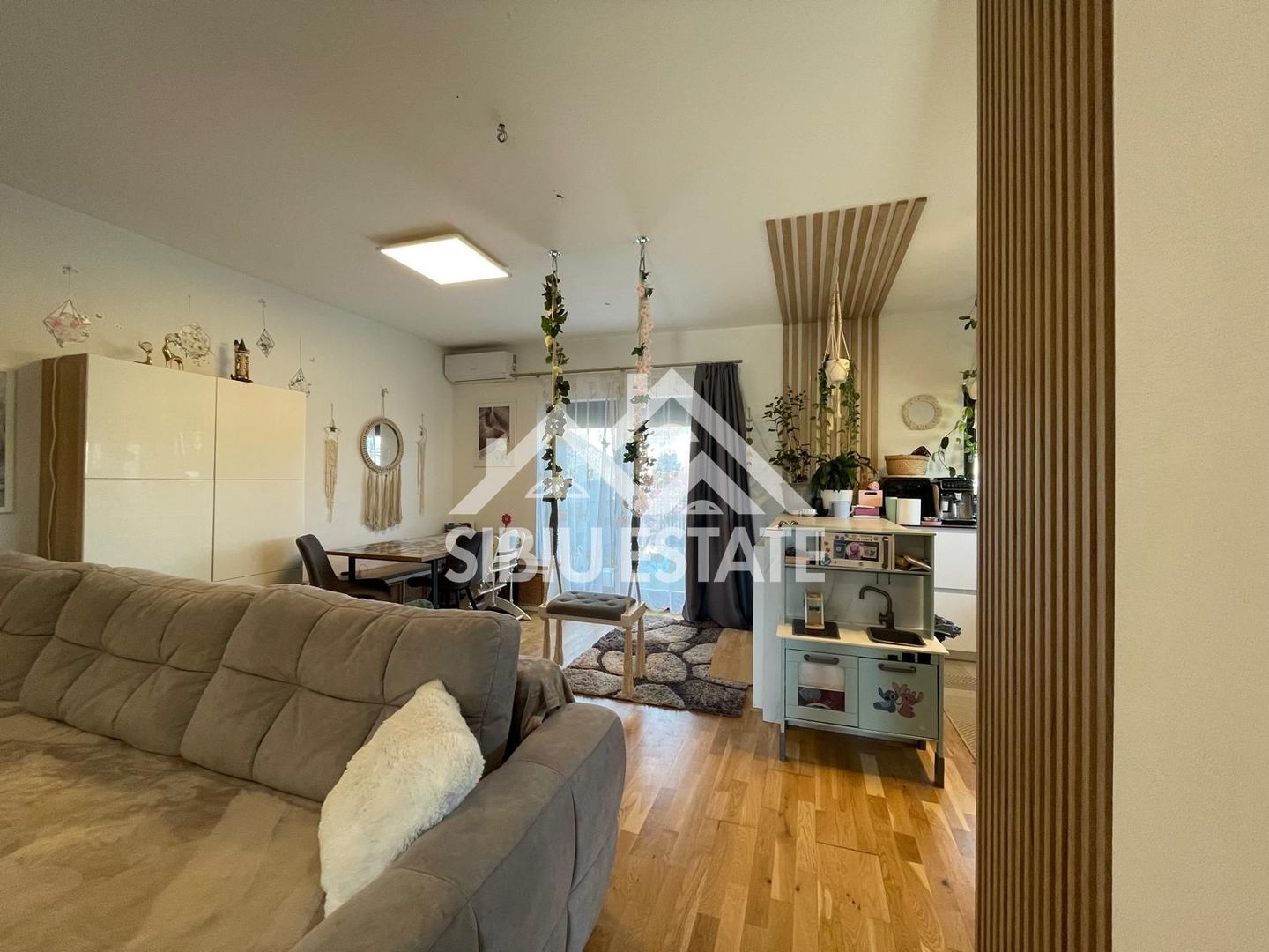 Duplex elegant cu 5 camere, 2 bai, curte in Cristian - Poză 26