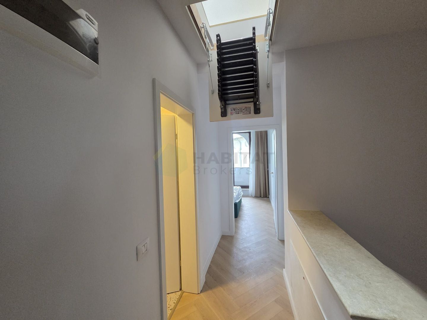 Casă tip townhouse cu grădină proprie în Tunari Park Villas - Poză 8