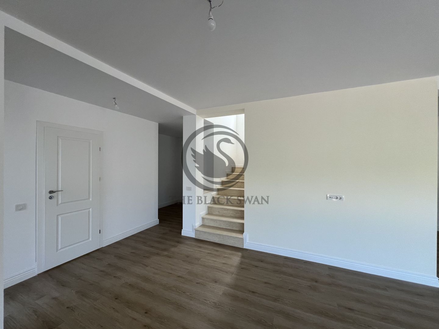 Casa de vanzare cu 4 camere | Premium | Nou | Moreni, Dambovita - Poză 12
