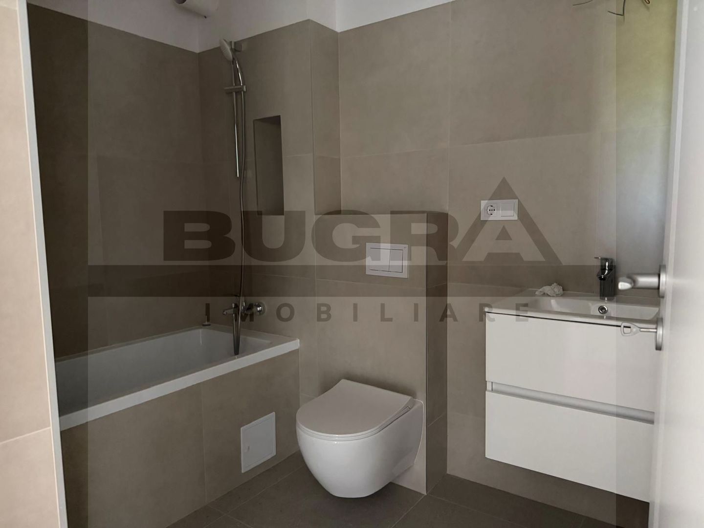 Apartament de 3 camere finisat, bloc nou, parcare, zona Penny Apahida - Poză 6