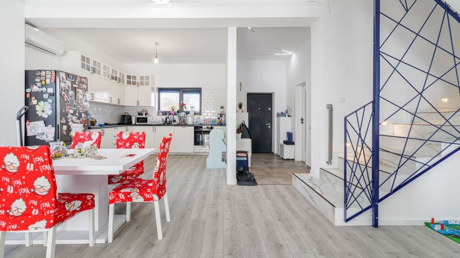 Casa Corbeanca P+1 cu 3 dormitoare si curte generoasa, terasa si loc de parcare - Poză 1