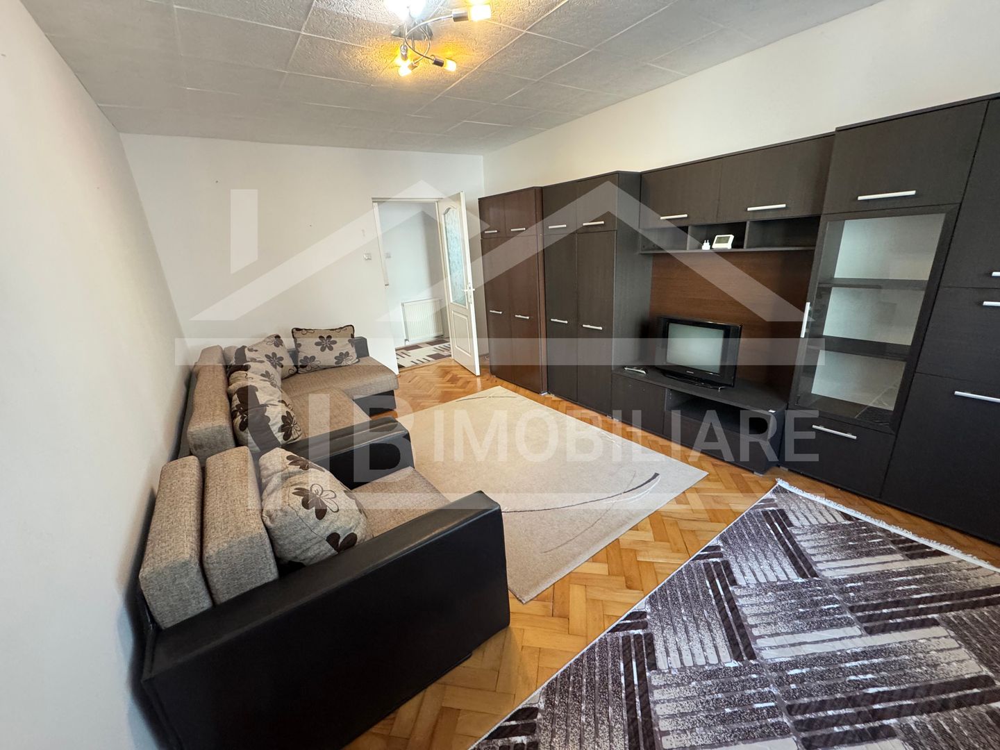 Apartament cu 3 camere, 65mp, parcare, Zona Unirii - Poză 2