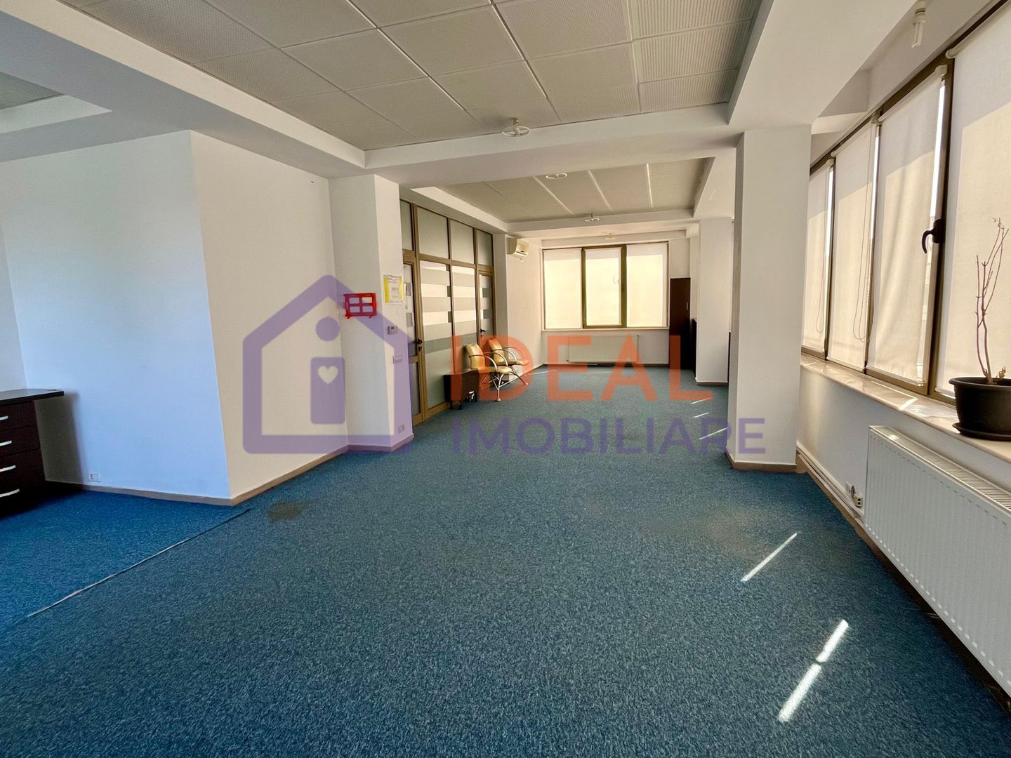 Spatiu de birouri/comercial de închiriat - Poză 2