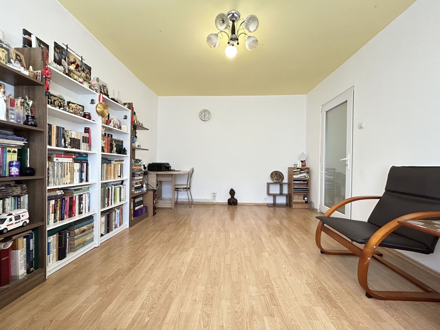 Apartament 4 camere 70 mp 2 bai centrala termica - Inel 2 - Scoala 39 - Poză 1