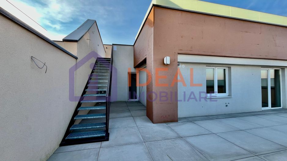 Penthouse cu 3 camere LA CHEIE, cu terase de 200mpu, zona Calea Surii Mici - Poză 3