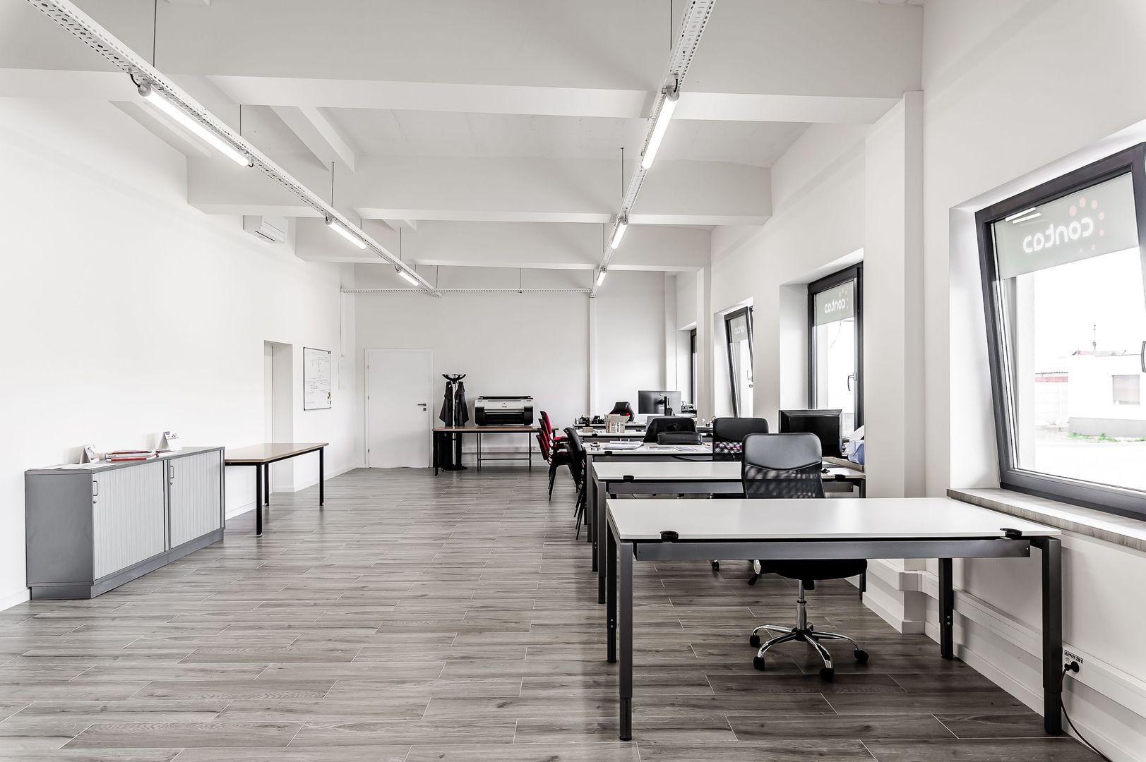 Birouri proaspăt renovate de închiriat - Poză 3