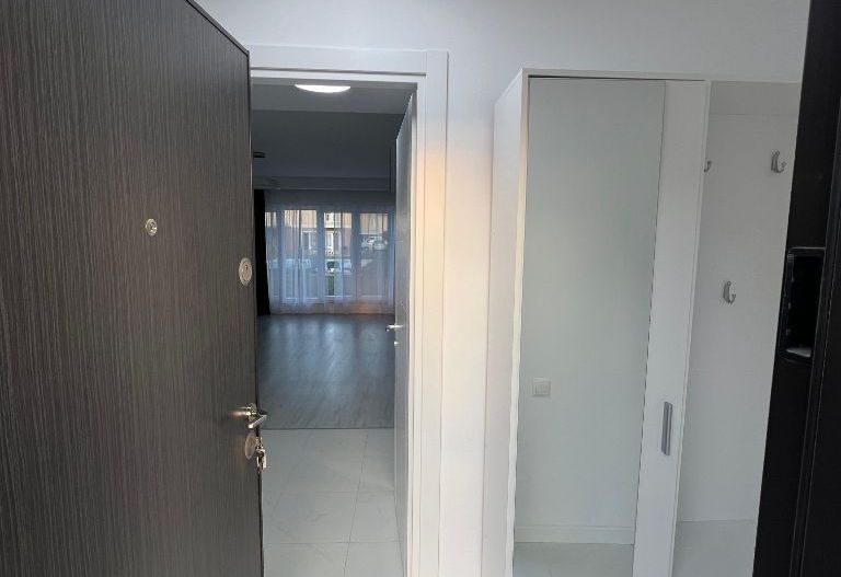 Proprietar inchiriez Cosmopolis Vila N semi-mobilat - Poză 11