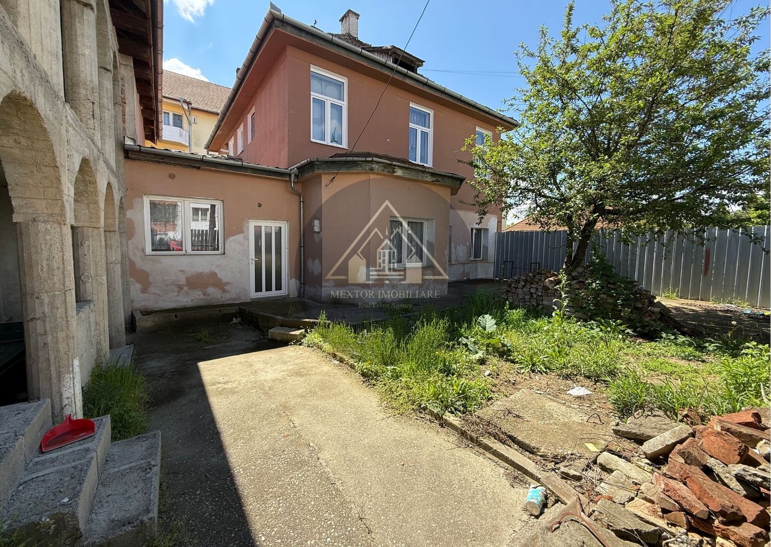 Casa de vanzare, Medias - Poză 3