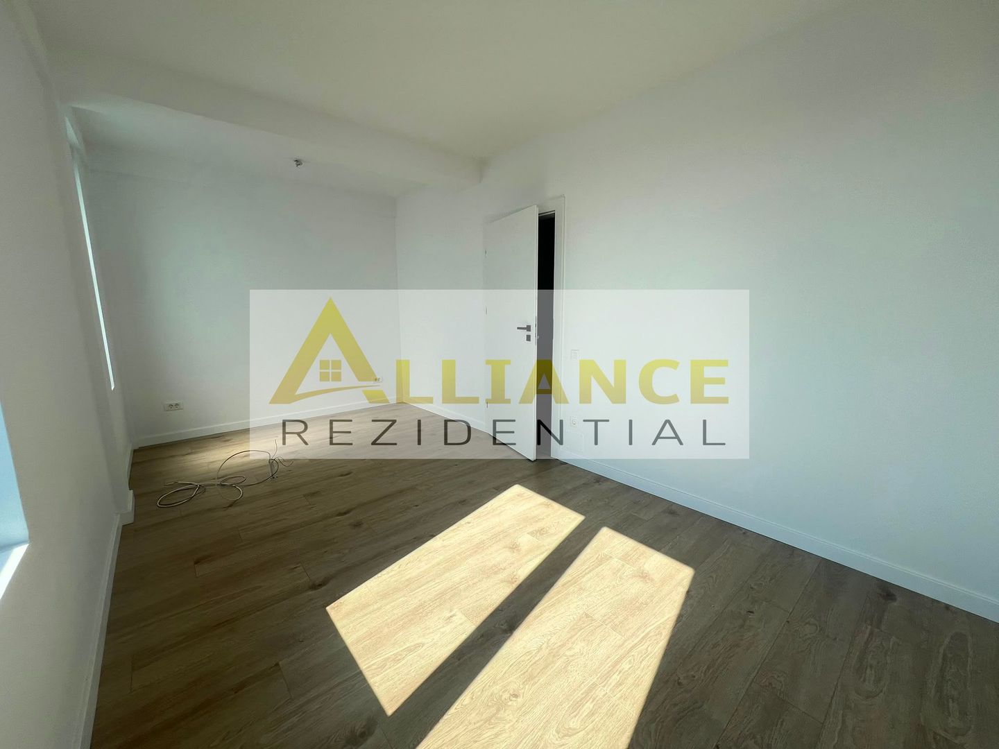 Duplex   - 3 camere -2 bai-400 M de STV - Poză 10