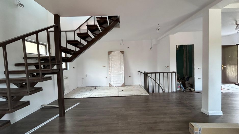 Vila Modernă și Complet Renovată în Otopeni – Oferă Confort și Accesibilitate - Poză 9