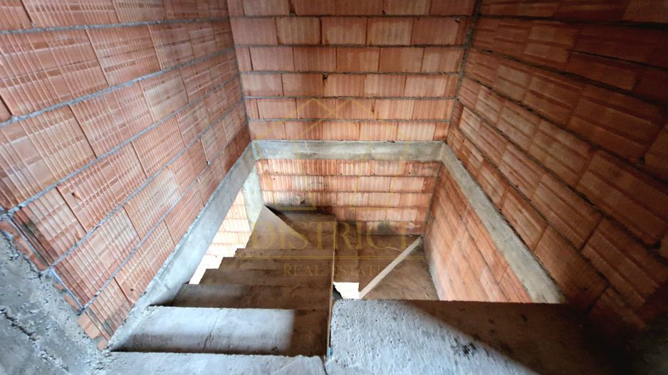 Duplex la rosu cu 3 camere | Mosnita Veche | Padurea Bistrei - Poză 6