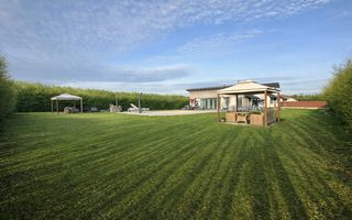 Proprietate pentru investiție cu Piscină în Hemeiuș - Poză 4