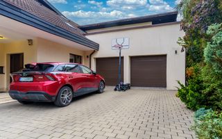 Vilă modernă, cu grădină superbă – ideală pentru o familie! - Poză 28