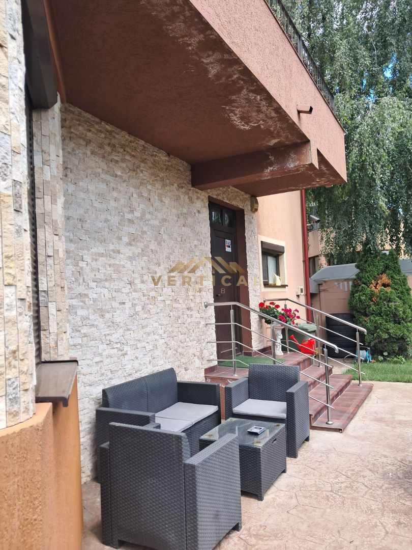 Casă deosebită, Zona Miorița – Comuna Berceni, Curte amenajată - Poză 5