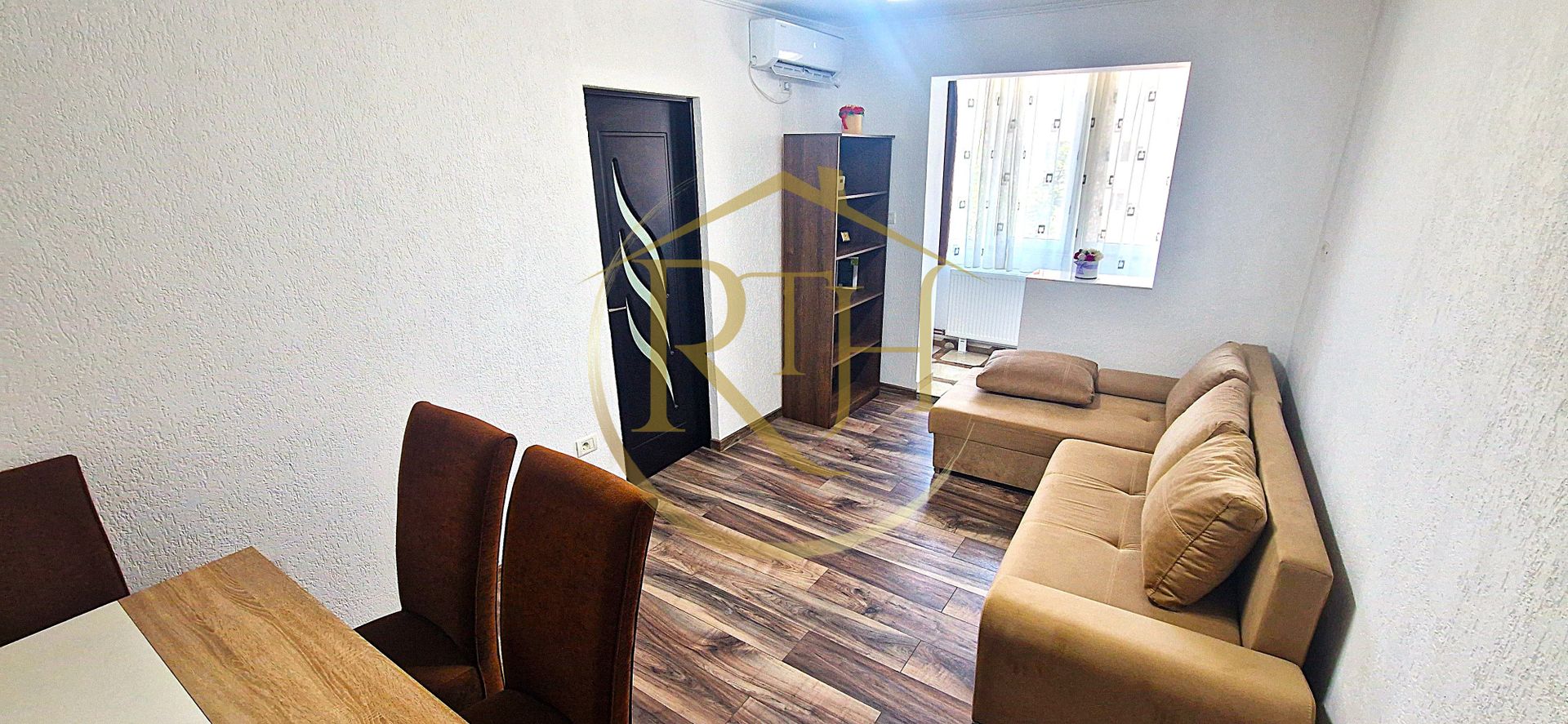 Închiriere apartament cu 3 camere recent renovat-zona Spital Judetean - Poză 2
