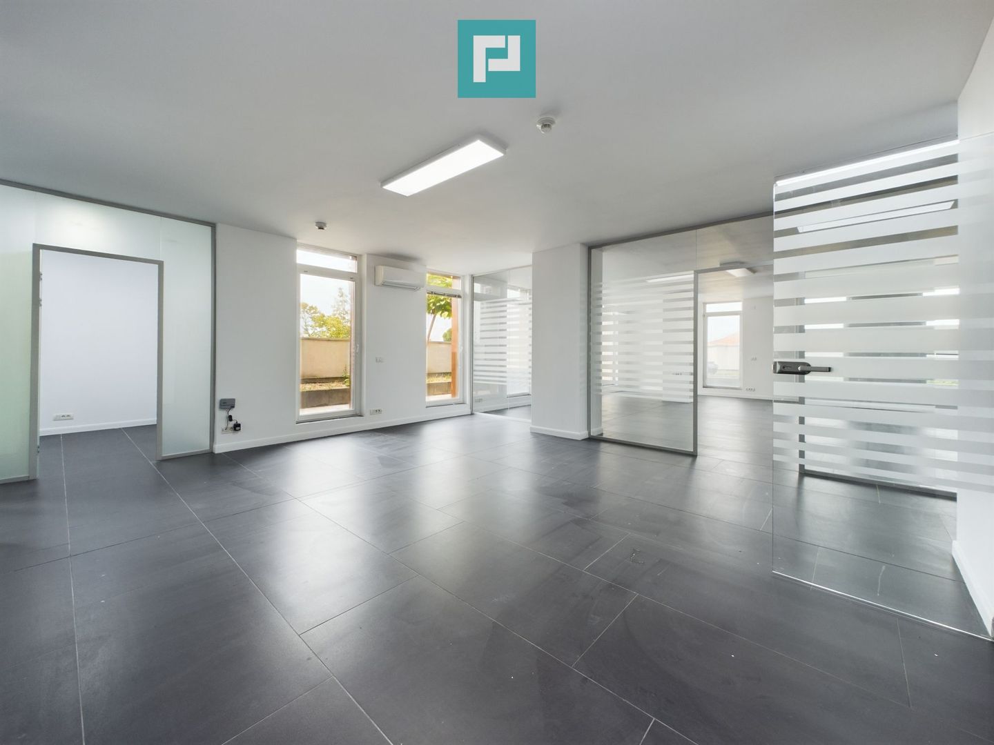 Spațiu de birouri în Complexul Plaza - Poză 1